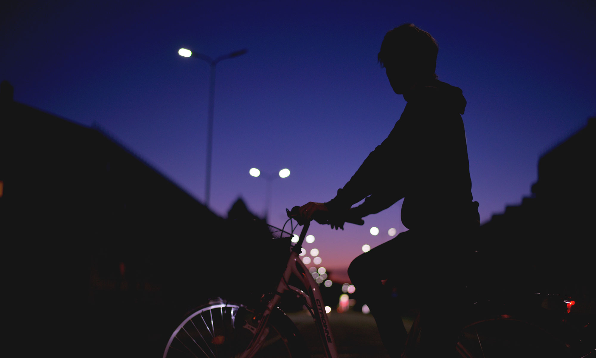 Harnas komedie Sympathiek Zo fiets je door het donker – De Velotariër